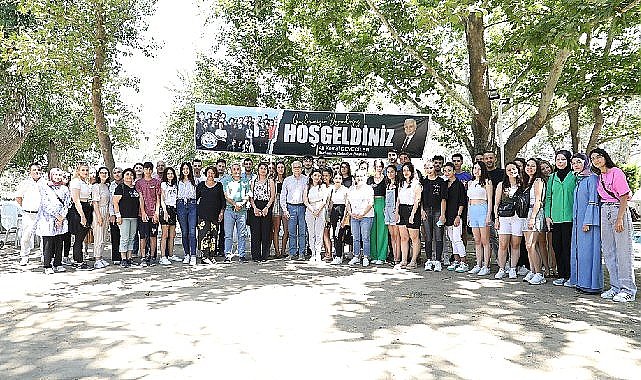 Burhaniye belediyesi'nden 2,5 milyon tl burs desteği
