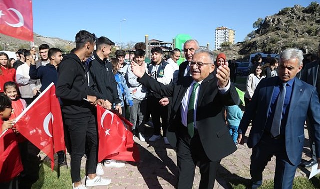 Büyükkılıç: “'Bu bizim işimiz değil' demedik, 'insanı yaşat ki devlet yaşasın' dedik