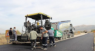 Büyükşehir'den Elmalı'ya köprü ve sıcak asfalt