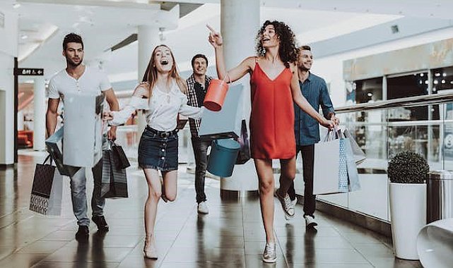 Çılgın alışveriş günlerinde iyi bir müşteri deneyimi için teknoloji yanınızda