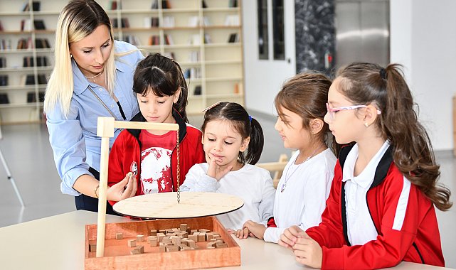 Çocuk Üniversitesi’nde öğrenciler bilim ve sanat atölyeleri ile tanıştı