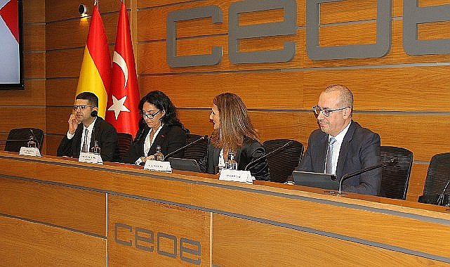 Cumhuriyetin 100. yılında BBVA, İspanya' da yatırımcılara Türkiye tecrübelerini aktardı