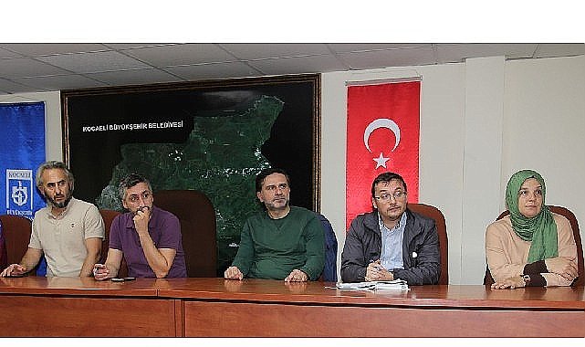Darıca Millet Kıraathanesine modern kütüphane
