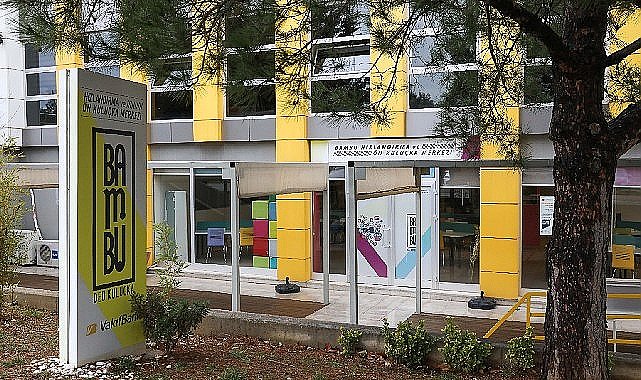 Deü'nün genç girişimcilere desteği sürüyor