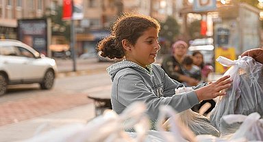 Didim belediyesi tarafından yetiştirilen ürünler vatandaşlara ücretsiz olarak dağıtıldı 