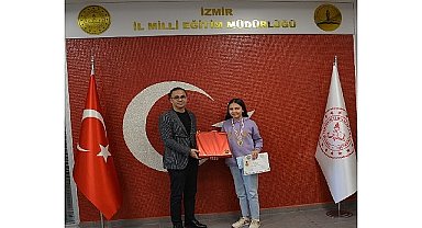 Dünya Şampiyonumuz Zümra Evren İl Milli Eğitim Müdürü Dr. Ömer Yahşi'yi Ziyaret Etti