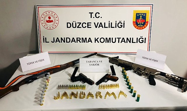 Düzce'de ruhsatız tüfek ve tabancalar ele geçirildi