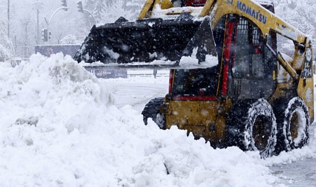 Erzurum Büyükşehir kar timleri görev başında