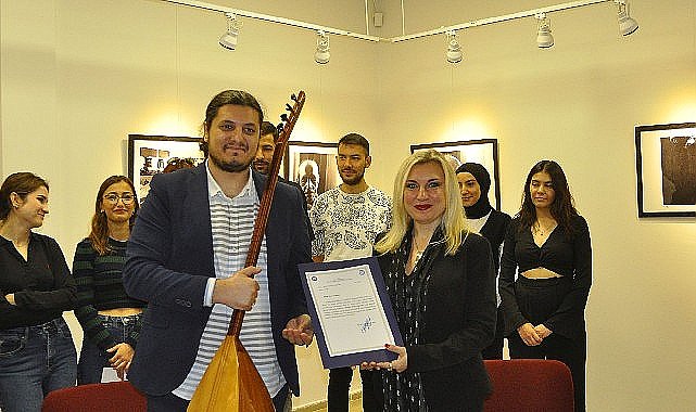 EÜ'de “Arşivlerde Âşık Veysel'i Aramak'' adlı müzikli konferans düzenlendi