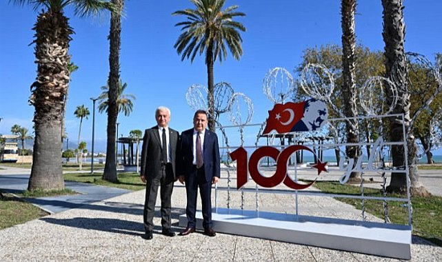 Finike Cumhuriyet Meydanı 100'üncü yıla yakıştı