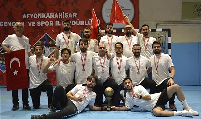 Futsal 100. Yıl Cumhuriyet Kupası’nda şampiyon Nilüfer Belediyesi GESK