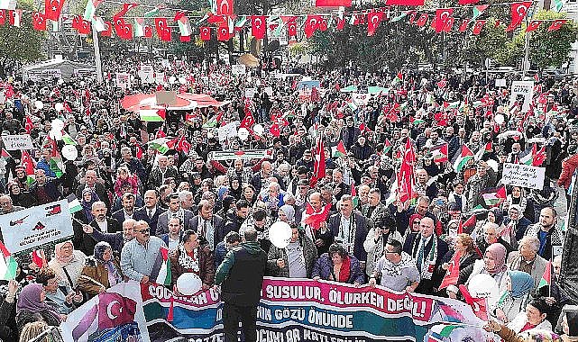 Gölcük'te binlerce kişi filistin için yürüdü