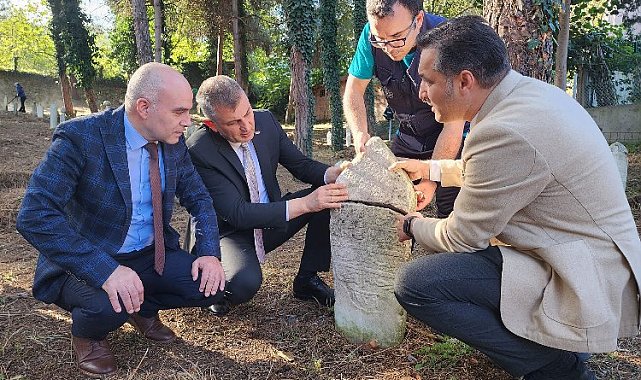 Gölcük'te Osmanlı dönemi mezar taşları onarılıyor