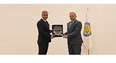 Harran Üniversitesi'nde 'Dünya Düzeni ve Türkiye Programı' düzenlendi.