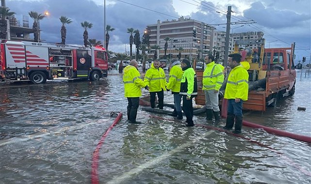 İzmir'de deniz seviyesi 1 metre yükseldi