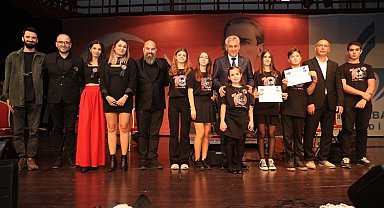 İzmir Güzelbahçe'de tüm kalpler Atatürk için attı