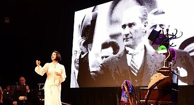 İzmir Karabağlar'da "Orada Duruverseydi Zaman"