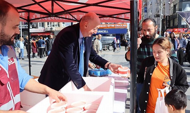 İzmit'te Ata'nın sevdiği yemekleri ikram edildi