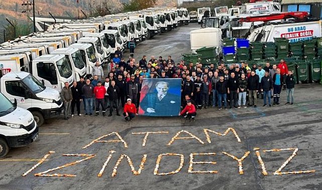 İzmit'te emekçilerden eldivenlerle 'Atam İzindeyiz'