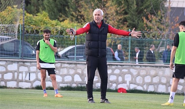 Karaköprü Belediyespor Teknik Direktörü Durmuş, haftayı değerlendirdi