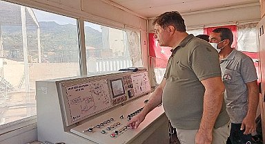 Karşıyaka Belediyesi 1 yılda 75 bin metrekare yol onarımı yaptı