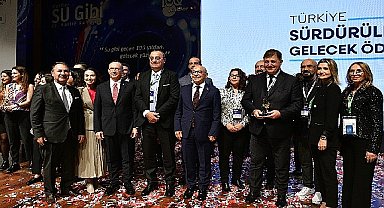 Karşıyaka Belediyesi'ne Türkiye Sürdürülebilir Gelecek Ödülü