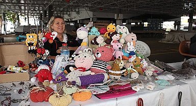 Karşıyakalı kadınların el emeği kazanca dönüşüyor