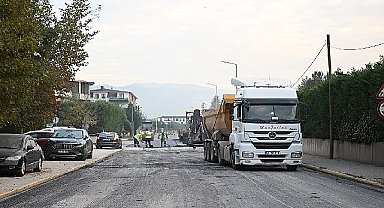 Kartepe'de 1950 ton asfalt serimi yapıldı