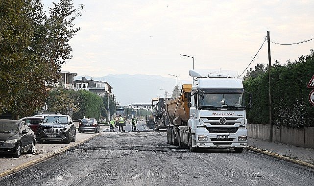 Kartepe'de 1950 ton asfalt serimi yapıldı