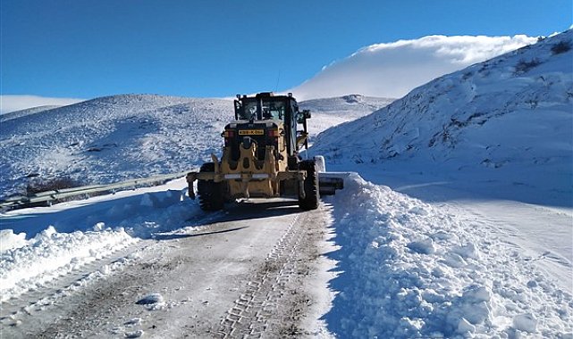 Kayseri’de kardan kapanan 256 kilometrelik yol ulaşıma açıldı
