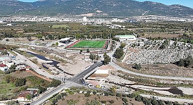 Kemalpaşa'nın 60 yıllık taşıt köprüsü afetlere karşı yenilendi