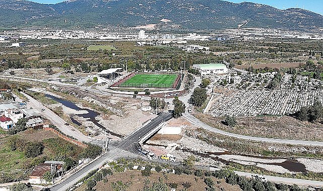 Kemalpaşa'nın 60 yıllık taşıt köprüsü afetlere karşı yenilendi