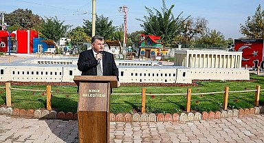 Kınık Belediyesi Çocuk Köyü'nde 10 Kasım Anıtkabir Miniatürk