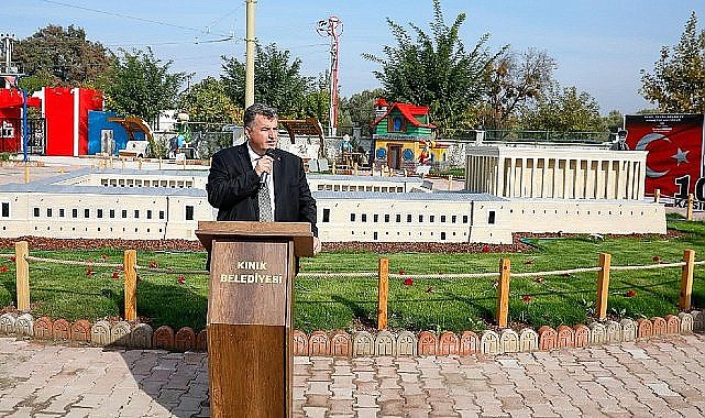 Kınık Belediyesi Çocuk Köyü'nde 10 Kasım Anıtkabir Miniatürk