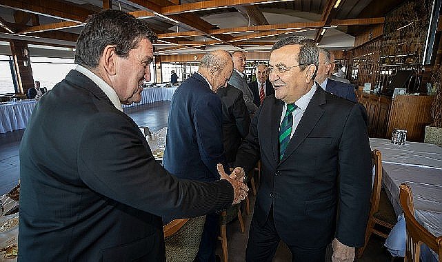 Konak Belediye Başkanı Batur esnafla bir araya geldi