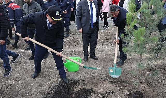 Kütahya Belediyesi'nden Milli Ağaçlandırma Günü'ne destek