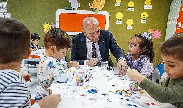 Masal Evi çocuklarından Başkan Soyer'e sürpriz