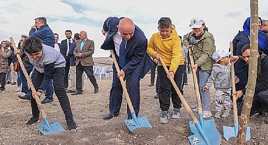 Milli ağaçlandıma günü'nde fidanlar toprakla buluşturuldu 