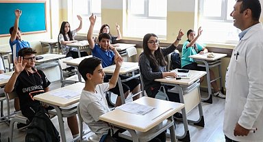Öğretmenlerin ücretlerine yüzde 25 artış!