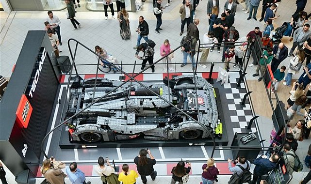 Peugeot’nun Le Mans yarışçısı LEGO parçalarıyla sadece 24 saatte yeniden üretildi