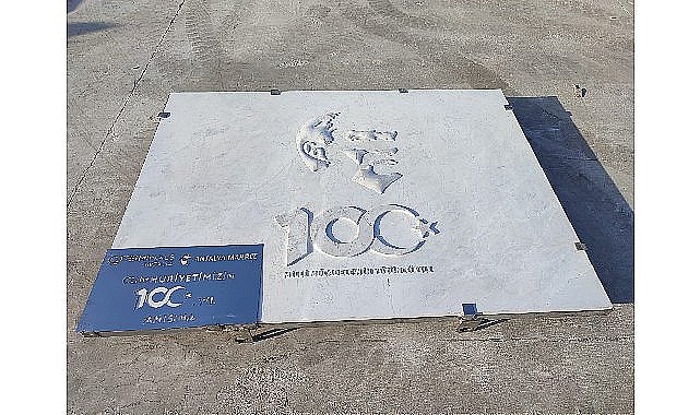 QTerminals Antalya Cumhuriyetin 100. Yılı anısına 700 kiloluk anıt mermer taşını denize indirdi