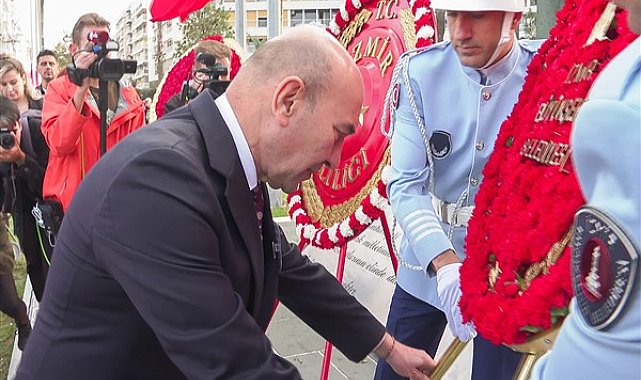Saat 9’u 5 geçe İzmir’de hayat durdu