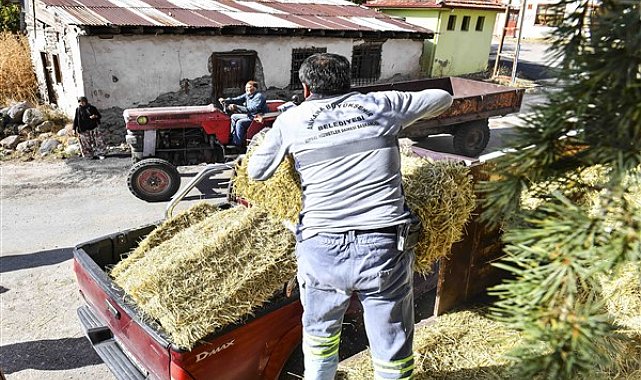 Saman ile arpa kırığı Başkentli çiftçilere ücretsiz olarak dağıtılmaya başlandı