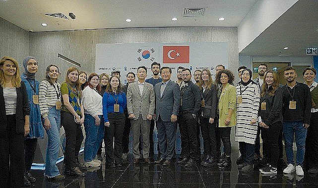 Samsung ve UNDP, ''Innovation Campus'' programı çerçevesinde İnovasyon Merkezi'nde gençlere rehberlik etti
