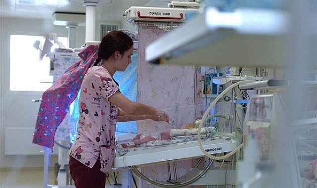 Şifa Hastanesi’nden tahliye edilen 28 prematüre bebek El Ariş'e nakledildi