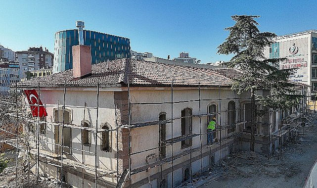 Tarihi hemşirelik binası restorasyonu devam ediyor