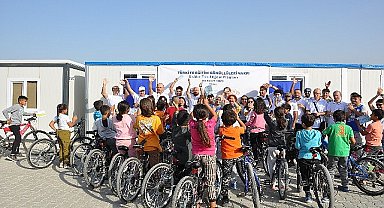 TEGV ve Umuda Pedal'dan Hataylı çocuklar için anlamlı proje Hataylı çocuklar güvenle sürecekleri yeni bisikletlerine kavuştular