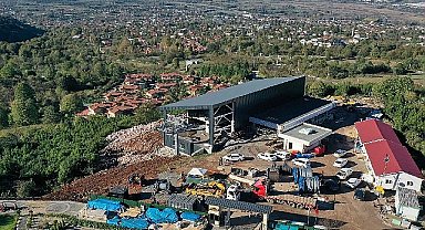 Teleferik'te ana hat boyunca haberleşme halatı