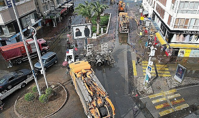 Tsunami etkisi yaratan afet sonrası mağdurlara yardım eli