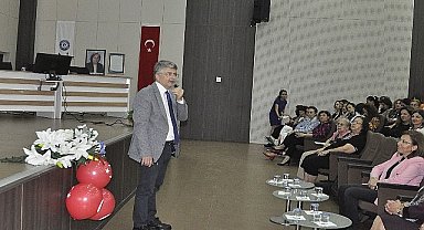 Türkiye'de modern hemşireliğin öncüsü Safiye Hüseyin Elbi EÜ'de “Belgesel Gösterimi